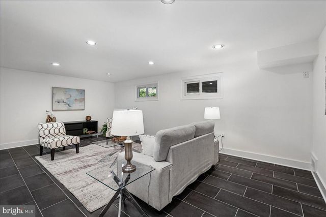 9817 CHERRY TREE LN, Silver Spring, MD 20901