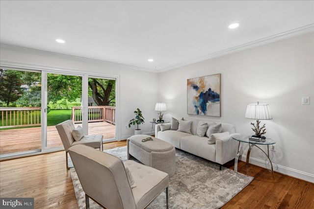 9817 CHERRY TREE LN, Silver Spring, MD 20901