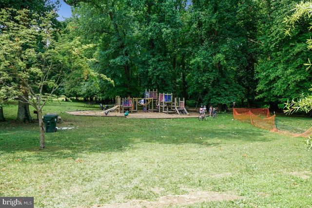 9817 CHERRY TREE LN, Silver Spring, MD 20901