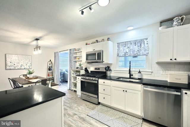 56 YORK RD, York, PA 17407