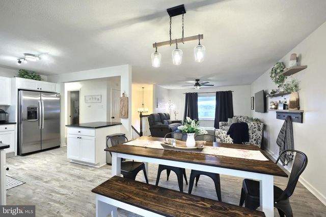 56 YORK RD, York, PA 17407