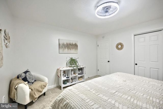 56 YORK RD, York, PA 17407