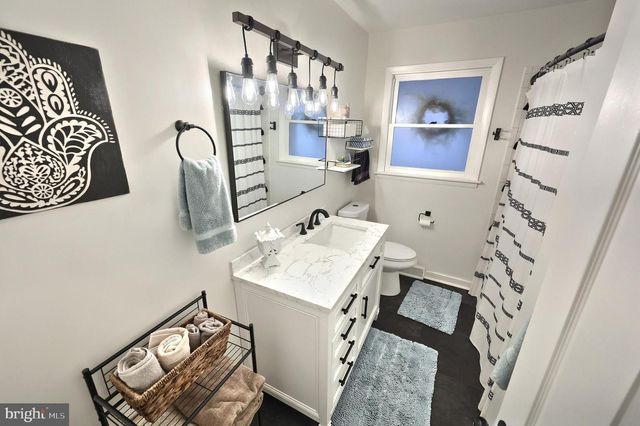 56 YORK RD, York, PA 17407