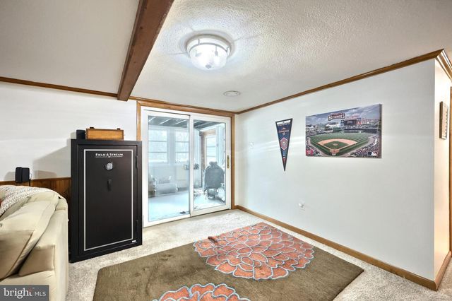 56 YORK RD, York, PA 17407