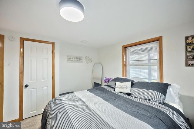 56 YORK RD, York, PA 17407