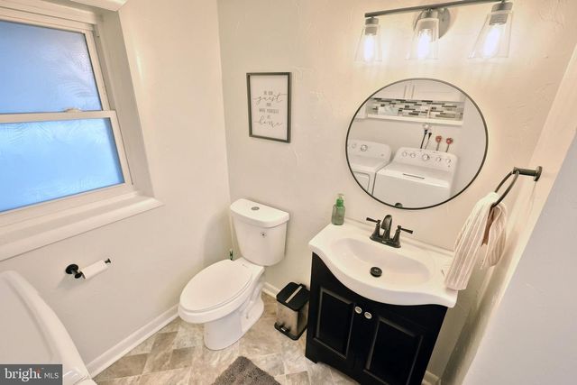 56 YORK RD, York, PA 17407