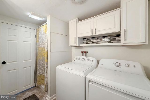 56 YORK RD, York, PA 17407