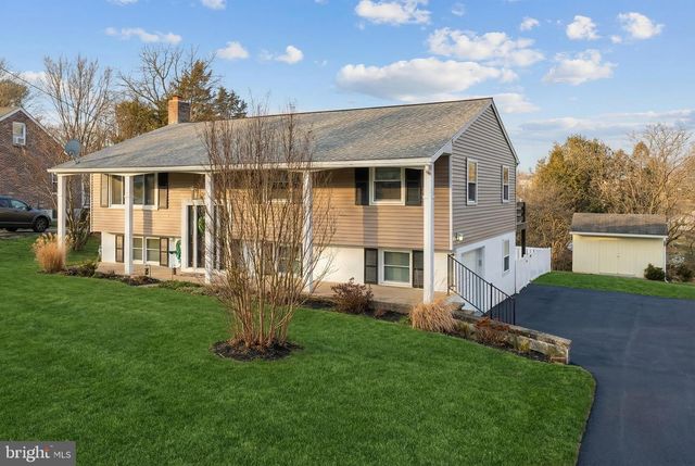 56 YORK RD, York, PA 17407