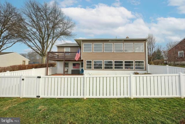 56 YORK RD, York, PA 17407