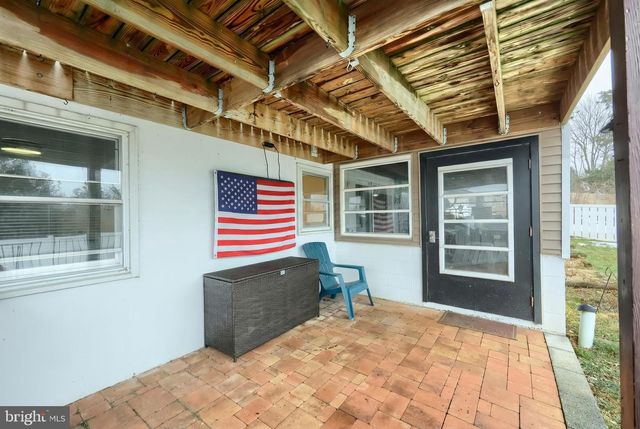 56 YORK RD, York, PA 17407