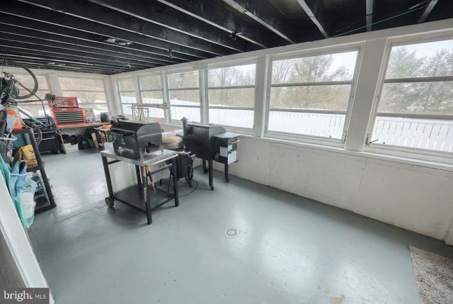 56 YORK RD, York, PA 17407