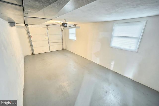 56 YORK RD, York, PA 17407