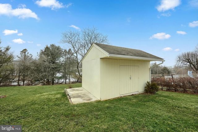 56 YORK RD, York, PA 17407