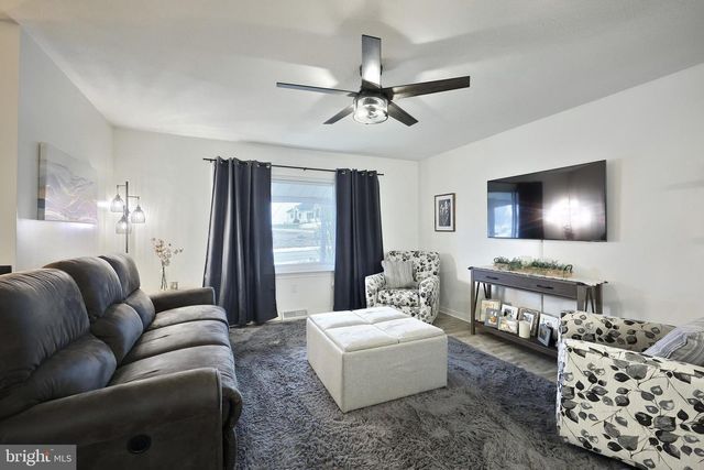 56 YORK RD, York, PA 17407