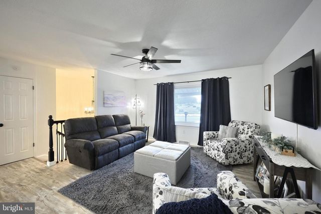 56 YORK RD, York, PA 17407