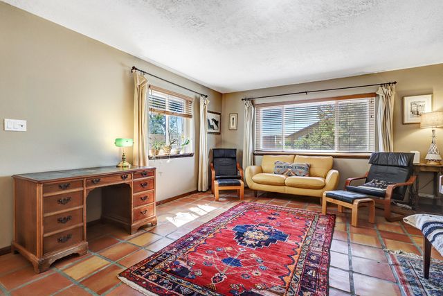 911 Palmas Altas Drive SE, Rio Rancho, NM 87124