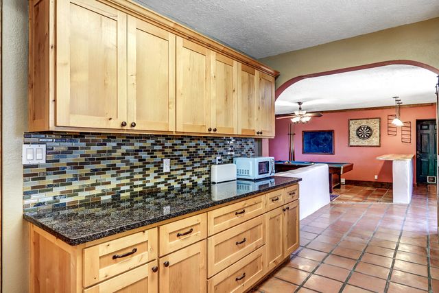 911 Palmas Altas Drive SE, Rio Rancho, NM 87124