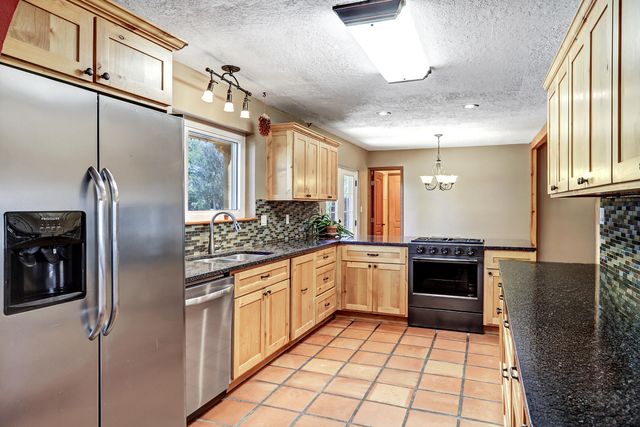 911 Palmas Altas Drive SE, Rio Rancho, NM 87124