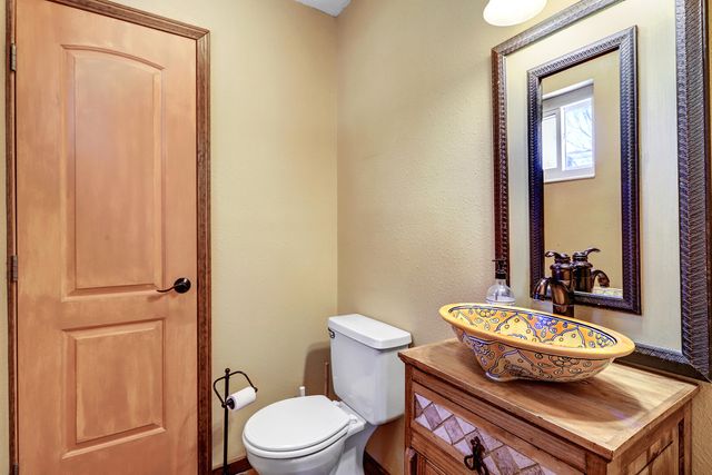 911 Palmas Altas Drive SE, Rio Rancho, NM 87124