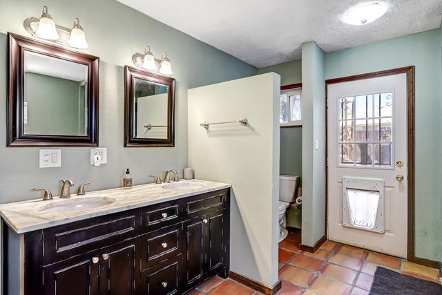 911 Palmas Altas Drive SE, Rio Rancho, NM 87124