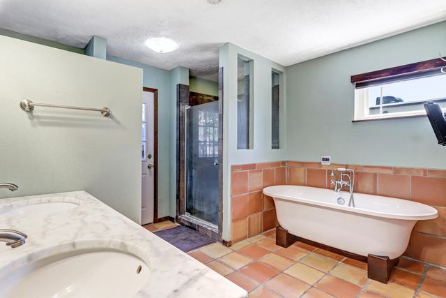 911 Palmas Altas Drive SE, Rio Rancho, NM 87124