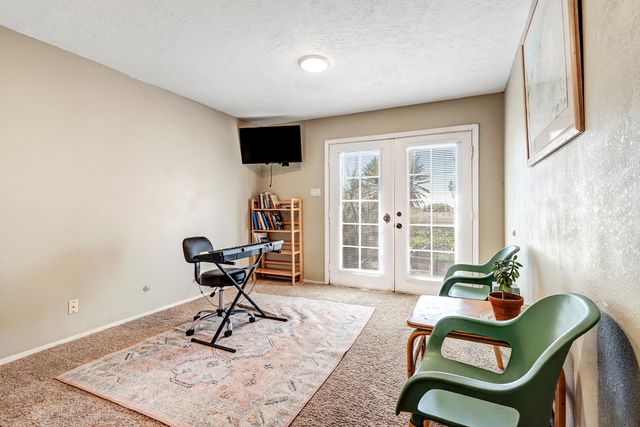 911 Palmas Altas Drive SE, Rio Rancho, NM 87124