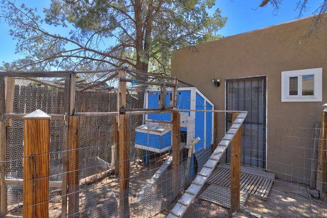 911 Palmas Altas Drive SE, Rio Rancho, NM 87124