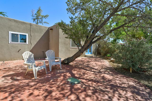 911 Palmas Altas Drive SE, Rio Rancho, NM 87124