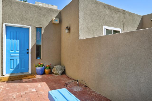 911 Palmas Altas Drive SE, Rio Rancho, NM 87124