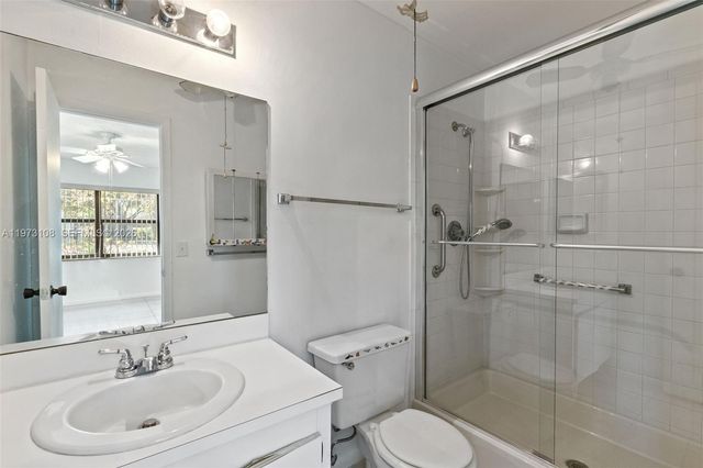 5356 Gate Lake Rd 5356, Tamarac, FL 33319