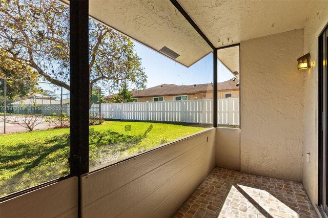 5356 Gate Lake Rd 5356, Tamarac, FL 33319