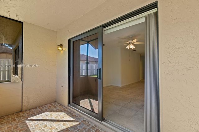 5356 Gate Lake Rd 5356, Tamarac, FL 33319