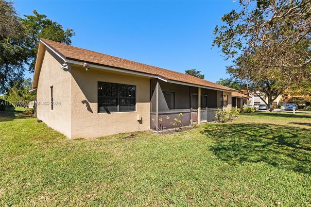 5356 Gate Lake Rd 5356, Tamarac, FL 33319