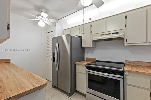 5356 Gate Lake Rd 5356, Tamarac, FL 33319