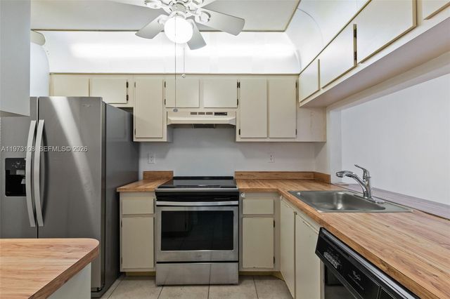 5356 Gate Lake Rd 5356, Tamarac, FL 33319