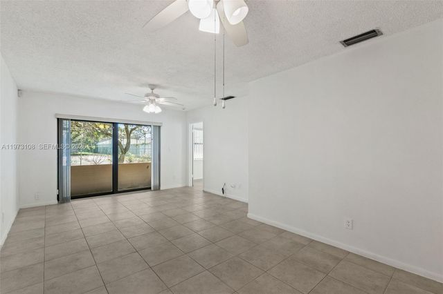 5356 Gate Lake Rd 5356, Tamarac, FL 33319