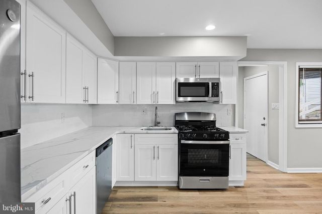 407 SHELBY CT, Sicklerville, NJ 08081