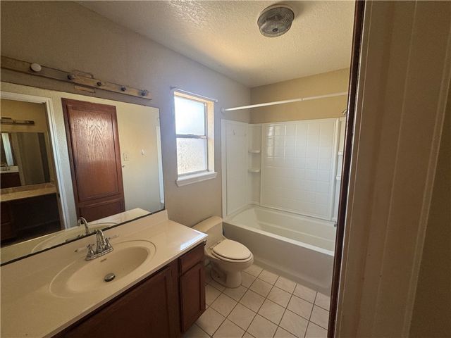 910 Saint Timothy St, Corpus Christi, TX 78418