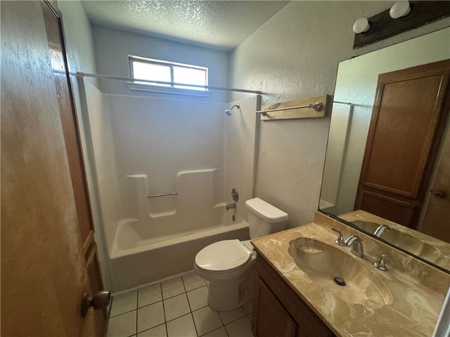 910 Saint Timothy St, Corpus Christi, TX 78418