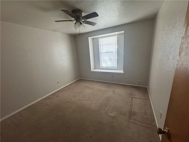 910 Saint Timothy St, Corpus Christi, TX 78418
