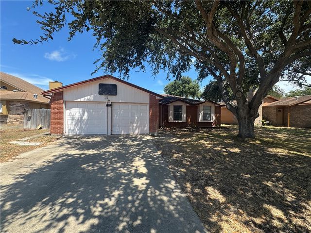 910 Saint Timothy St, Corpus Christi, TX 78418