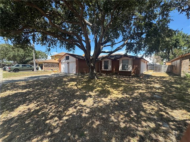 910 Saint Timothy St, Corpus Christi, TX 78418