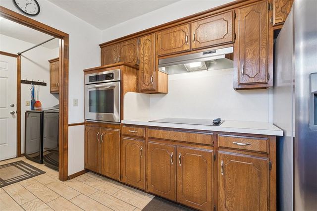 9724 N Timber Trail, Edmond, OK 73034