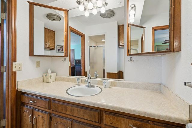 9724 N Timber Trail, Edmond, OK 73034