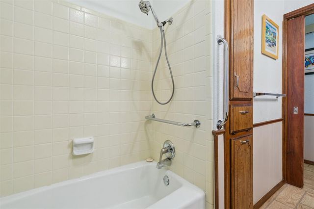 9724 N Timber Trail, Edmond, OK 73034