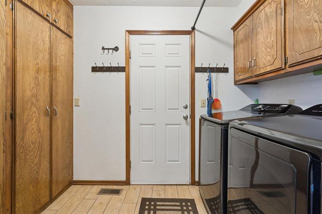 9724 N Timber Trail, Edmond, OK 73034