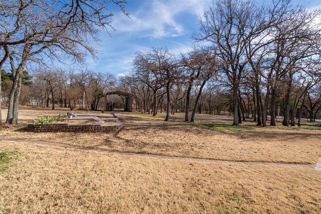 9724 N Timber Trail, Edmond, OK 73034