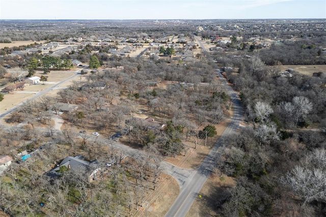 9724 N Timber Trail, Edmond, OK 73034