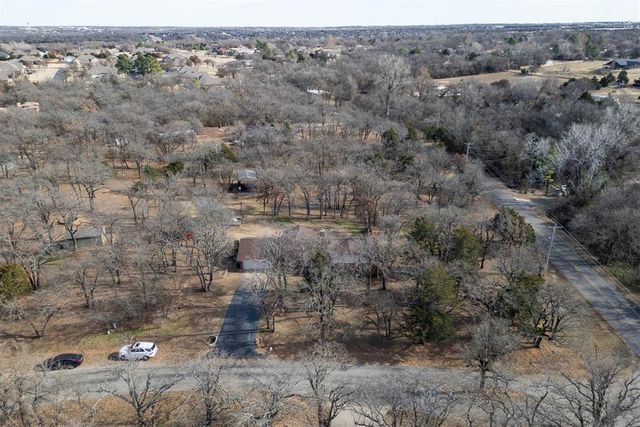 9724 N Timber Trail, Edmond, OK 73034