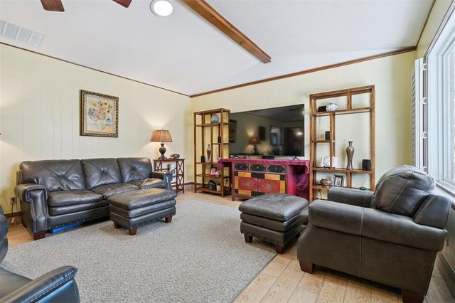 9724 N Timber Trail, Edmond, OK 73034